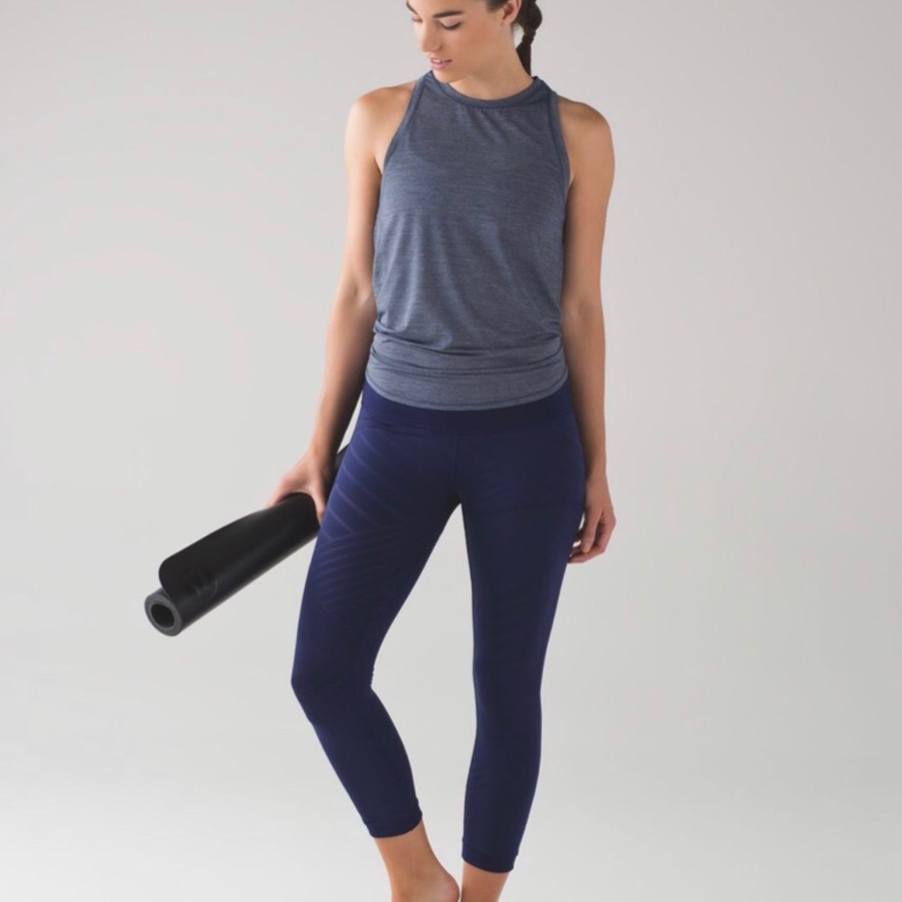Lululemon Hot Like Agni Crop Blue Sz 8